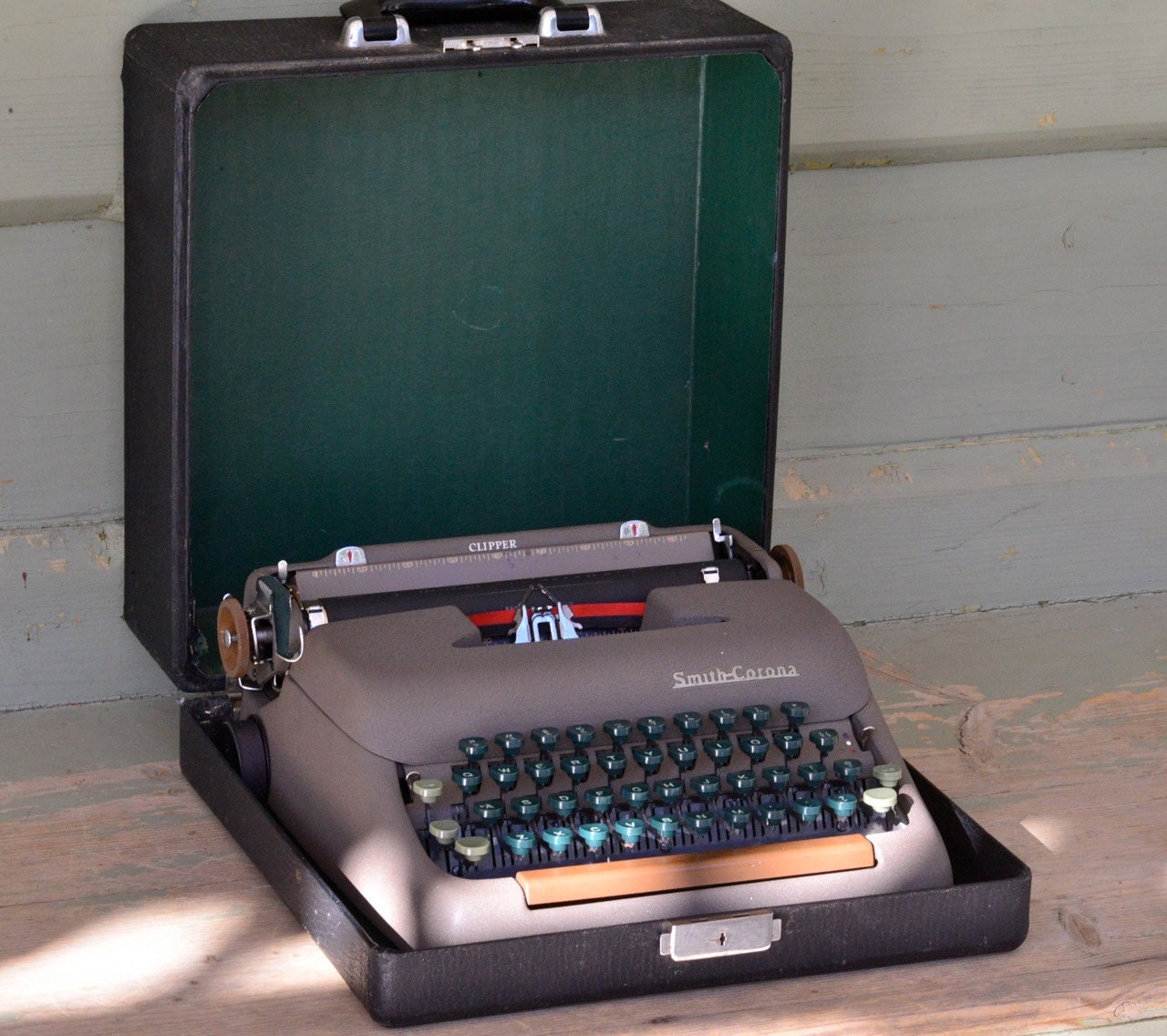 compact manual typewriter